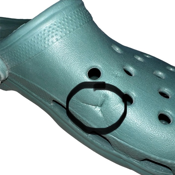 Green Crocs | Size 6 - Picture 9 of 9